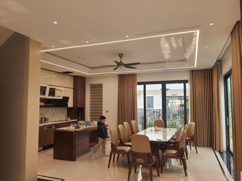 Hình ảnh hoàn thiện điều hòa giấu trần nối ống gió cửa gió slot khe dài biệt thự cao cấp